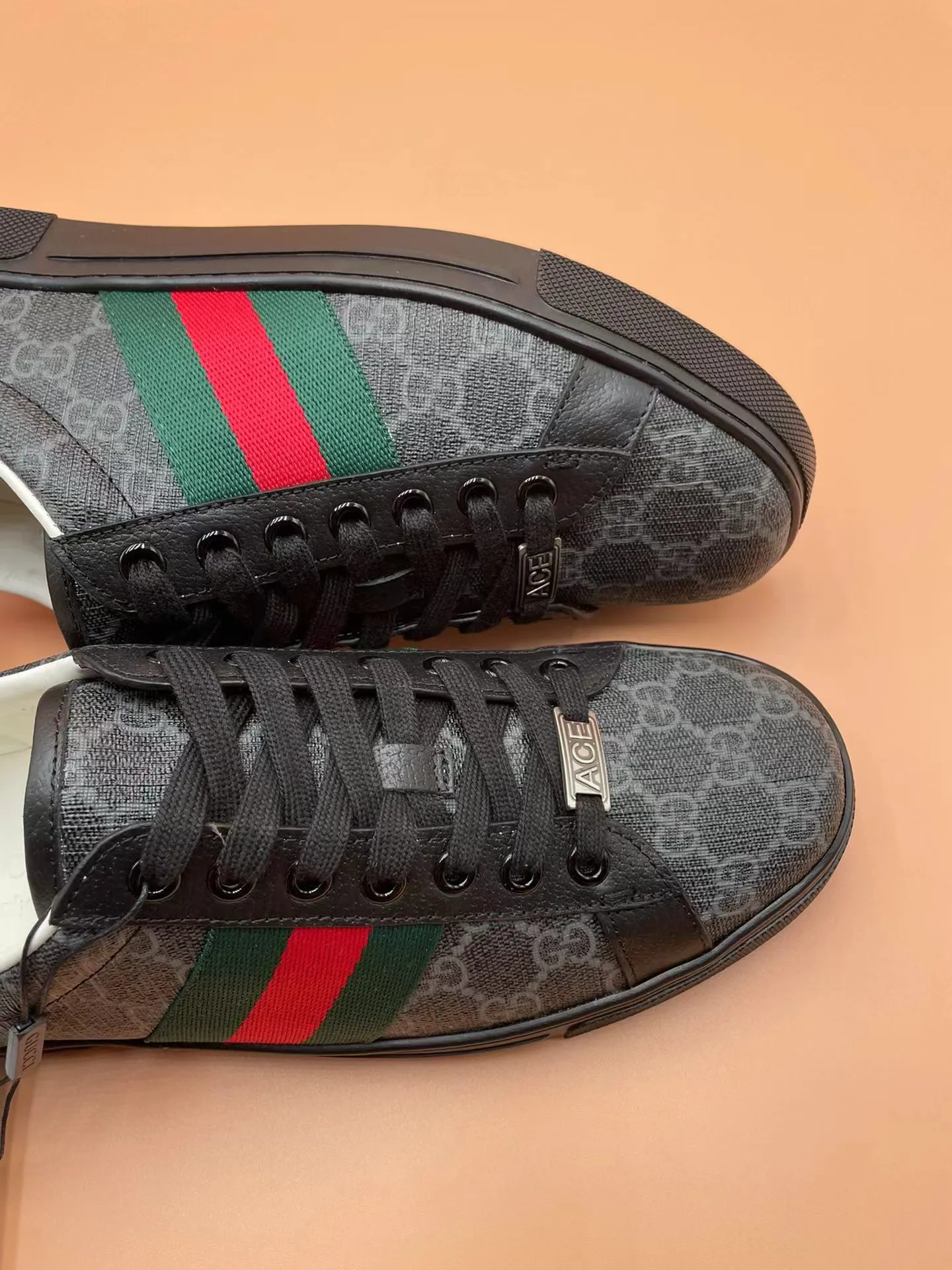 Men's Men's Shoes Men's Men's 💰380 new men's shoes GUCCI [Lightning] latest shoes shipped. Original quality, fashionable, made of special materials, sheepskin lining, brand new packaging. The foot feels super comfortable and the workmanship is impeccable. Size: 38-45